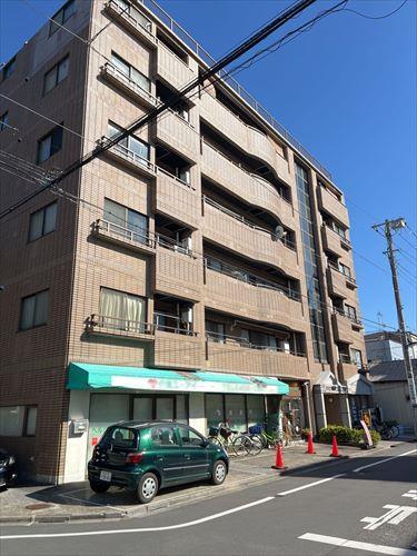 ブラウンハウス